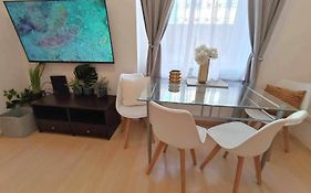 Trendy 2 Room Flat, Next To Corvin Mall Free Huge Garage! Ac,Dishwasher,Washmachine, Smart Tv